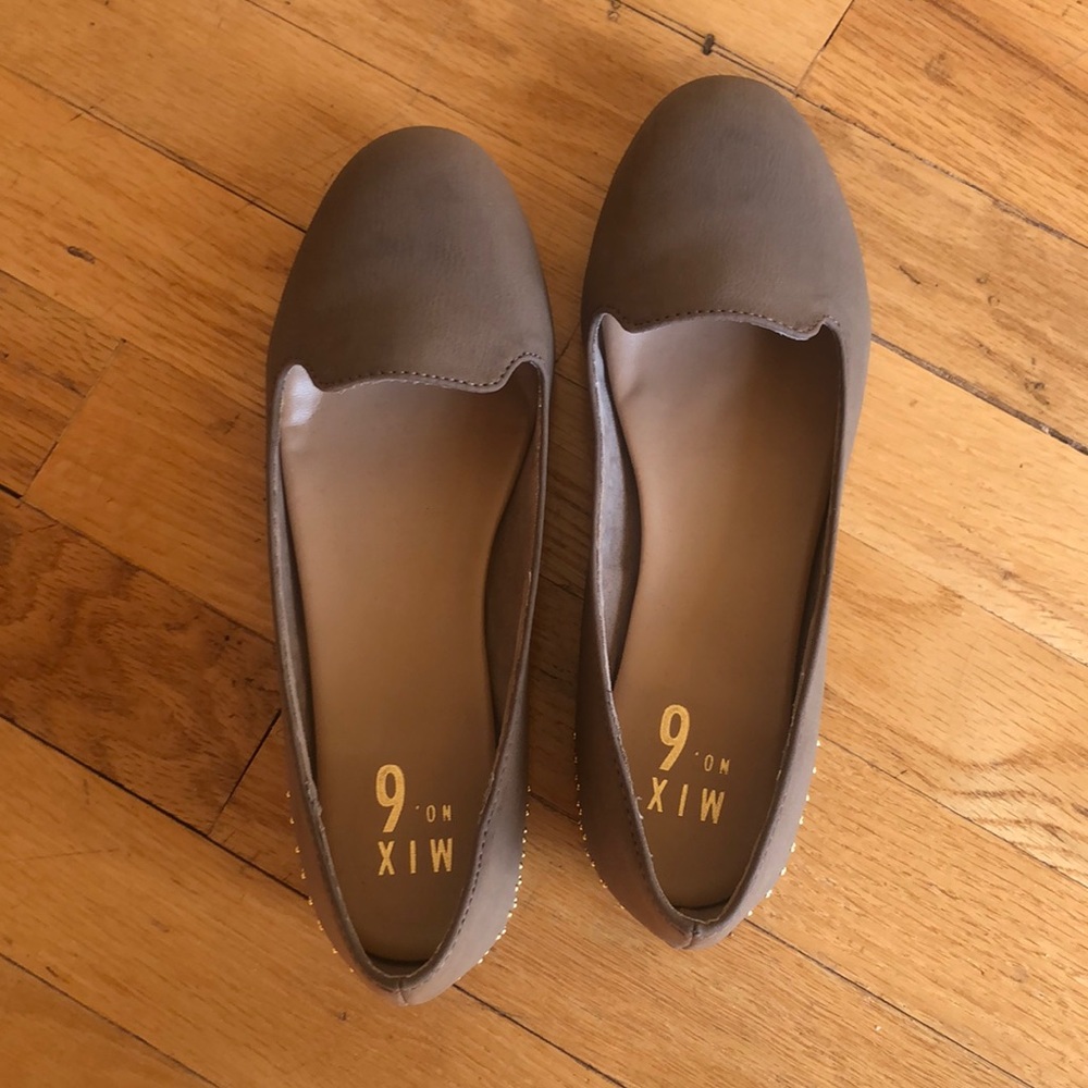 neutral colored flat